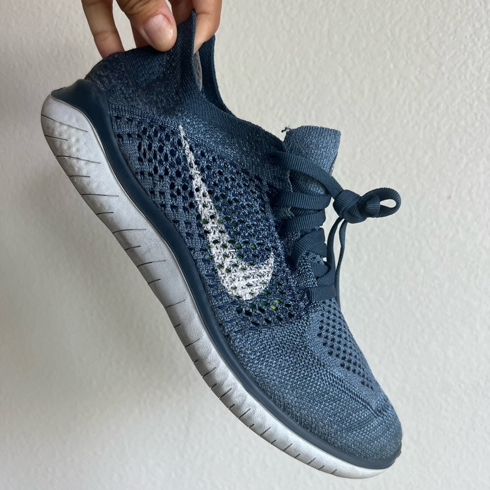 Nike free rn fly knit sneakers Navy Gray Women 8